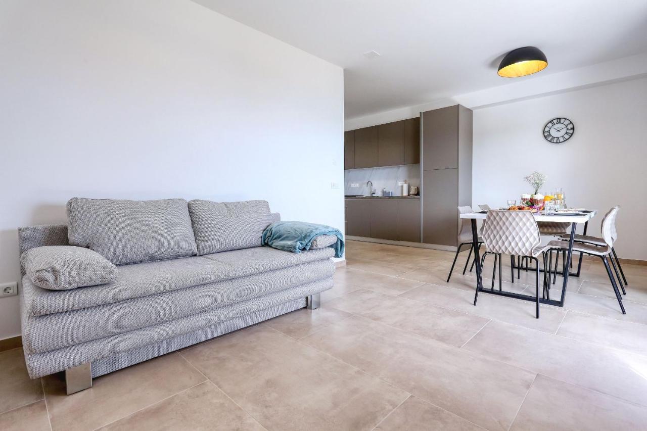 Apartments Bonaca With Jacuzzi 普利拉卡 外观 照片