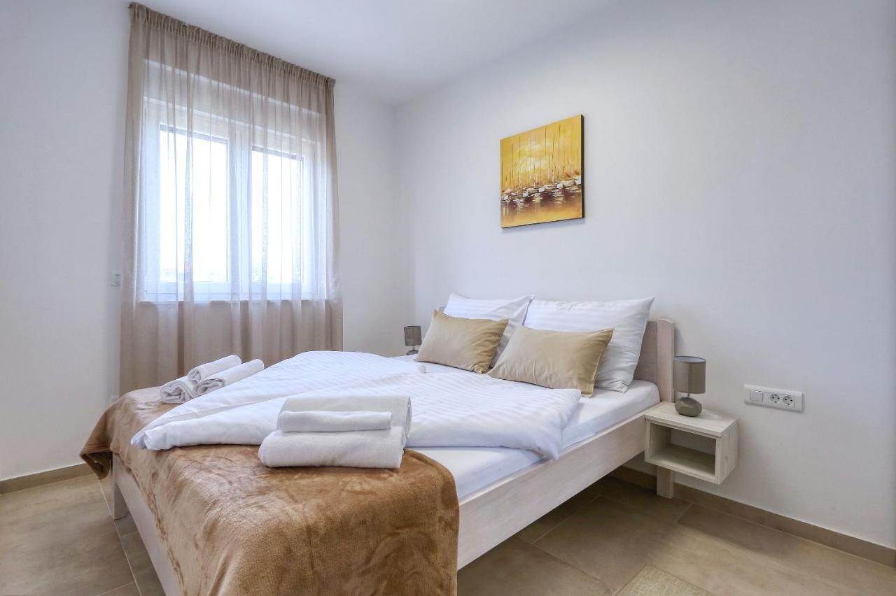 Apartments Bonaca With Jacuzzi 普利拉卡 外观 照片