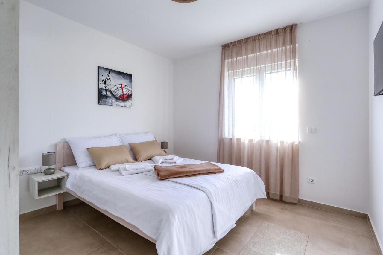 Apartments Bonaca With Jacuzzi 普利拉卡 外观 照片