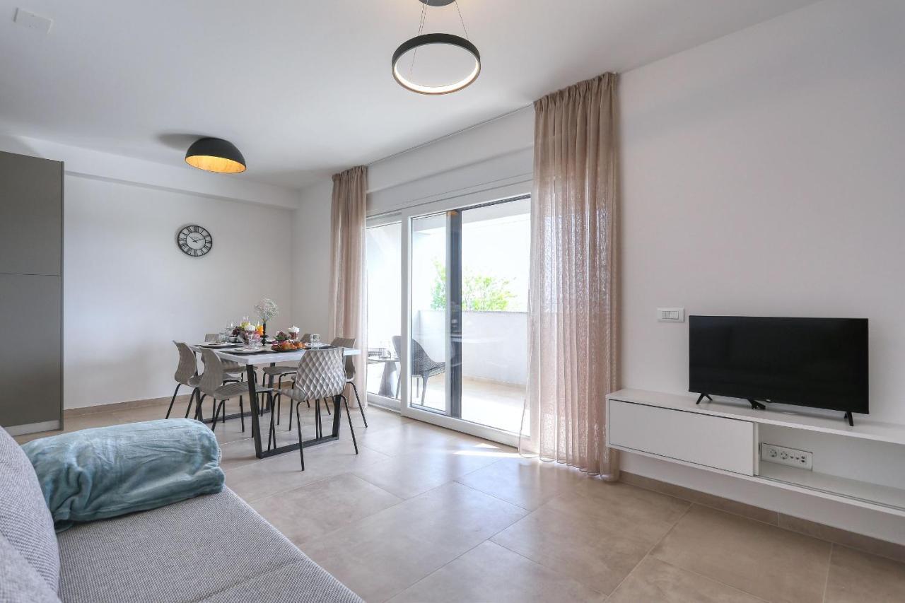 Apartments Bonaca With Jacuzzi 普利拉卡 外观 照片
