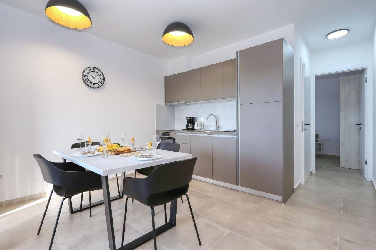 Apartments Bonaca With Jacuzzi 普利拉卡 外观 照片