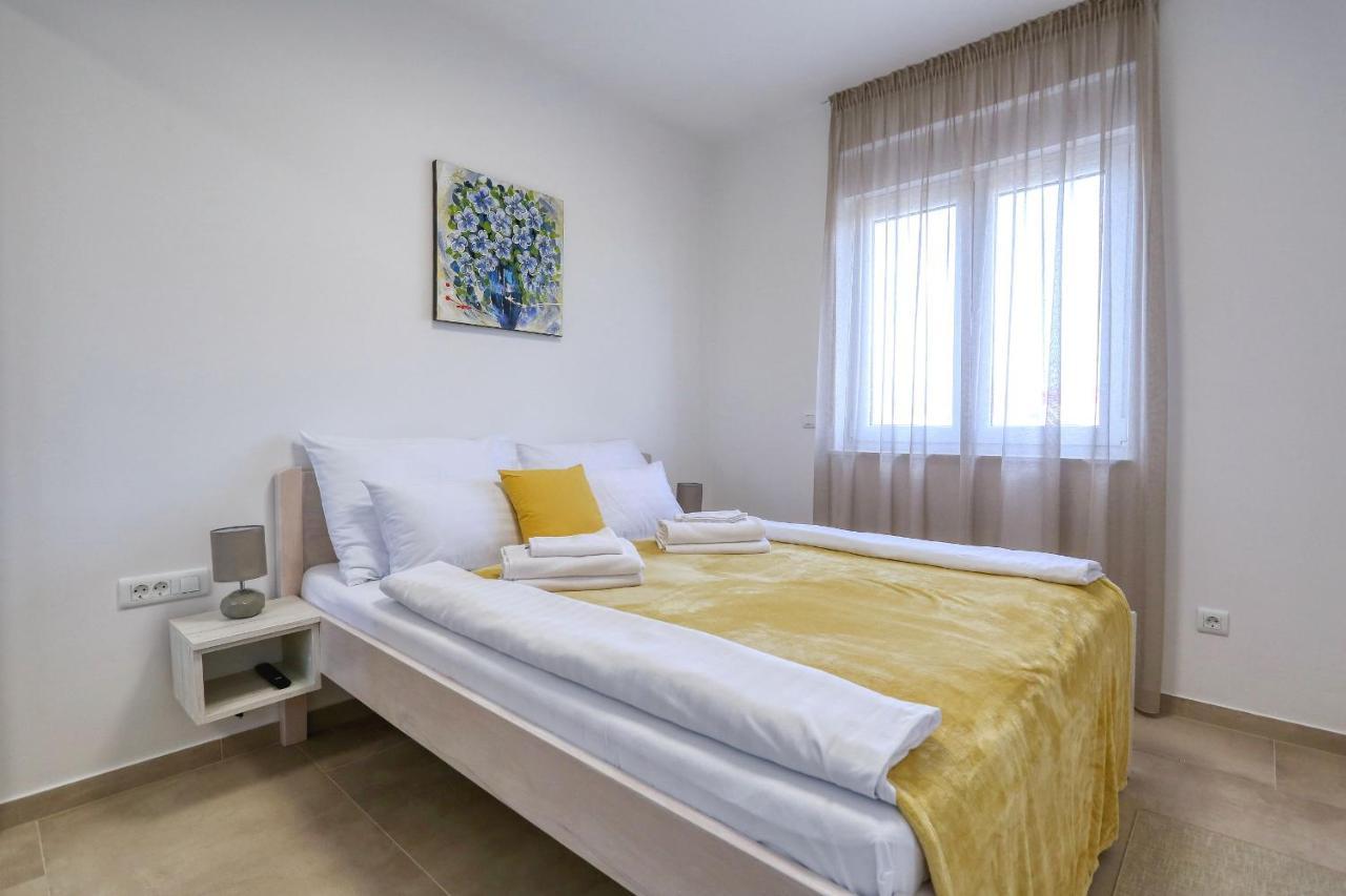 Apartments Bonaca With Jacuzzi 普利拉卡 外观 照片