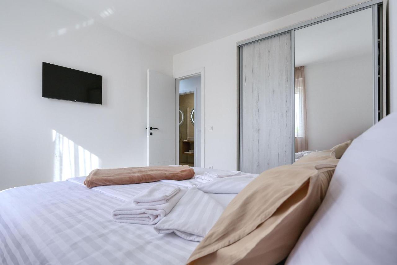 Apartments Bonaca With Jacuzzi 普利拉卡 外观 照片